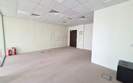 Fitted with Partitions, Mid Floor, 1 Parking space
