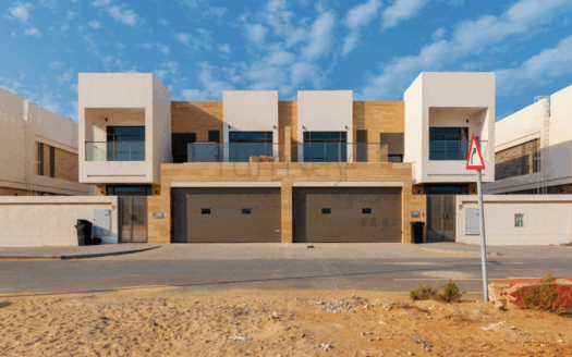 Modern 4 BR | Each Twin Villas Private Pool