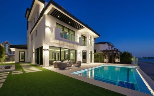 3 FLOORS FULLY RENOVATED VILLA AT HIGH STANDARDS