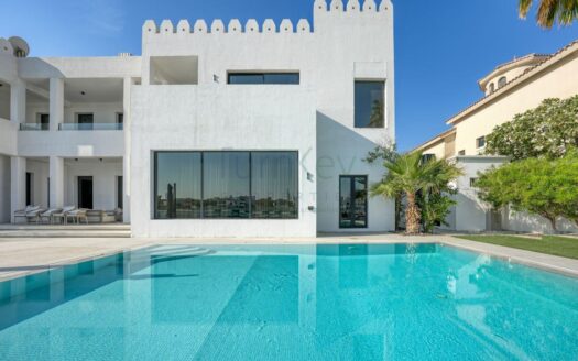 Luxury Furnished and Upgraded Signature Villa